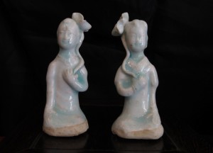 Figure femminili in ceramica