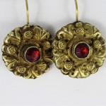 Antichi orecchini Tamang in oro
