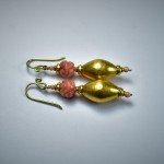 Orecchini in oro e antico corallo rosa