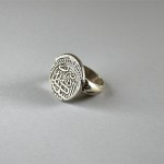 Antico anello con moneta islamica