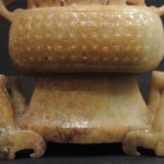 Contenitore in giada traforata