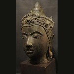 Testa in bronzo thailandese