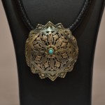 Collana con pendente bhutanese