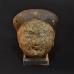 Antica testa in terracotta