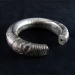 Antico bracciale indiano lavorato