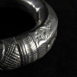 Antico bracciale indiano lavorato