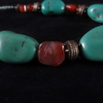 Collana con turchesi e agate antiche