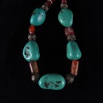 Collana con turchesi e agate antiche