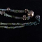 Collana con tormalina e elementi dorati