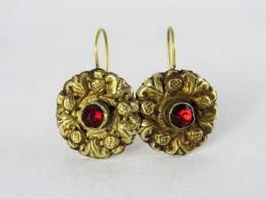 Antichi orecchini Tamang in oro