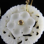 Orecchini in giada bianca, oro e brillanti
