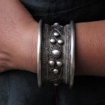 Antico bracciale Hmong in argento