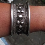 Antico bracciale Hmong in argento