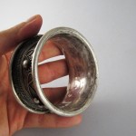 Antico bracciale Hmong in argento