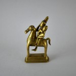 Antica scultura di Shiva a cavallo - India