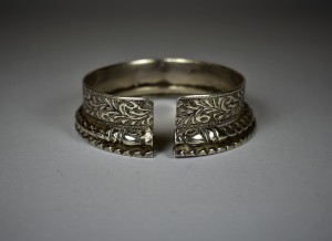 Antico bracciale indiano in argento