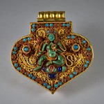 Grande Ghau tibetano in turchese, corallo e pietre dure