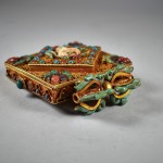 Vecchio pendente Ghau in turchese, conchiglia e corallo - Nepal / Tibet